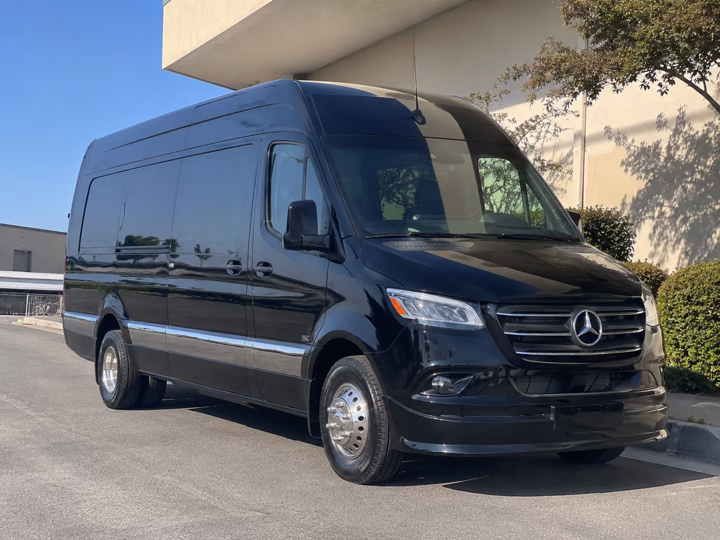 bus rental options for elizabeth trips