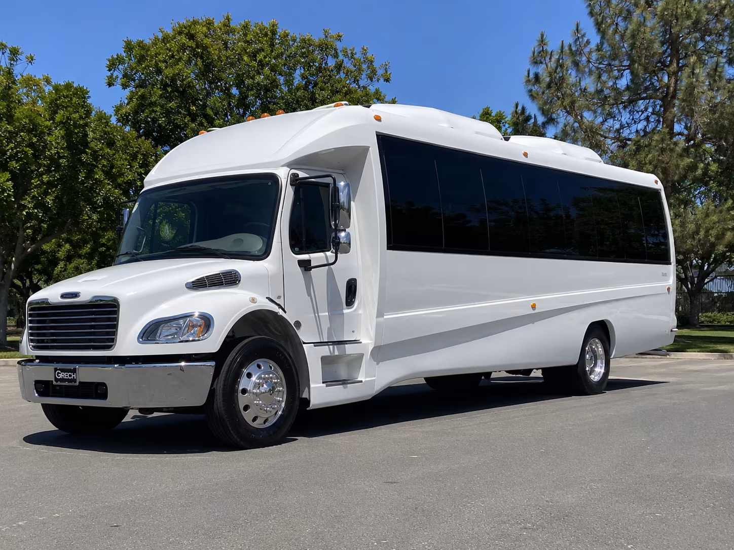 elizabeth party bus